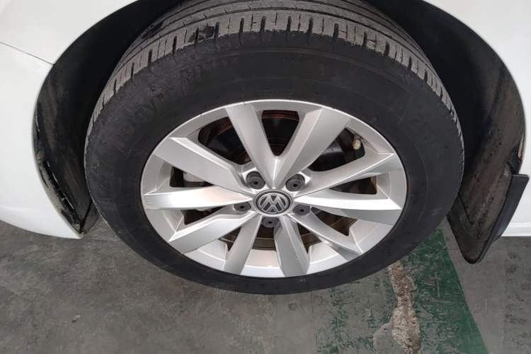 Used Volkswagen Bora 2019 Revised Version 1.5L Automatic Elite Edition China VI Standard Left Front Wheel Hub