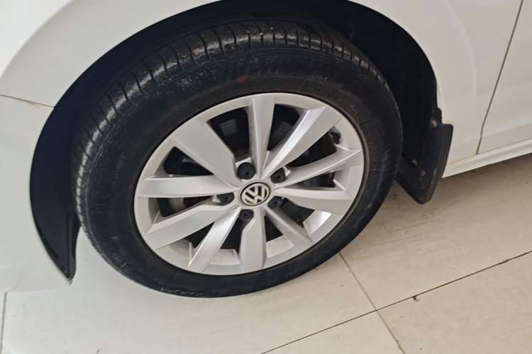 Used Volkswagen Bora 2019 1.5L Automatic Elite Version Left Front Wheel Hub