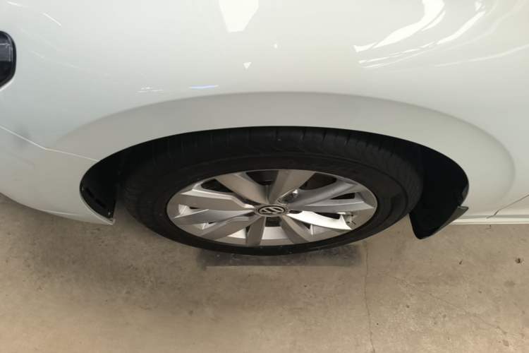 Used Volkswagen Bora 2019 Revised Version 1.5L Automatic Comfort Edition China V Standard Left Front Wheel Hub