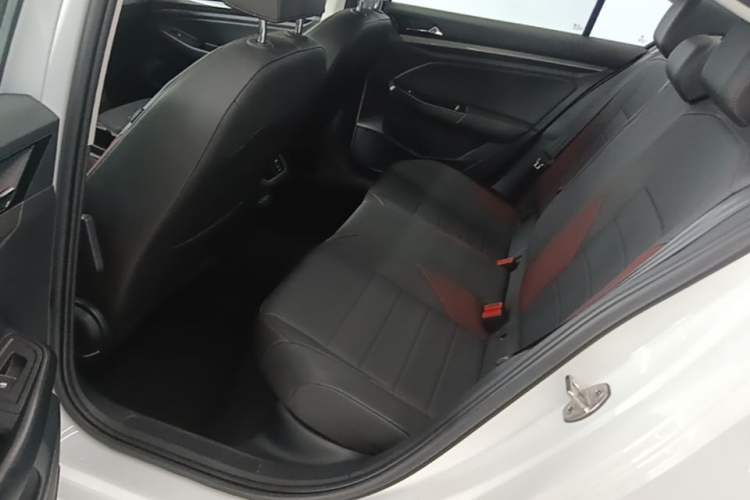 Used Volkswagen Bora 2019 Revised Version 1.5L Automatic Elite Edition China V Standard Left Rear Seat