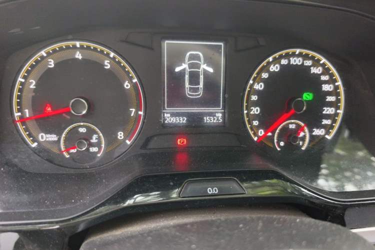 Used Volkswagen Bora 2019 1.5L Automatic Fashion Model Odometer Close Up