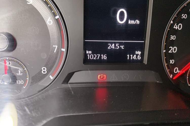 Used Volkswagen Bora 2019 1.5L Automatic Fashion Model Odometer Close Up