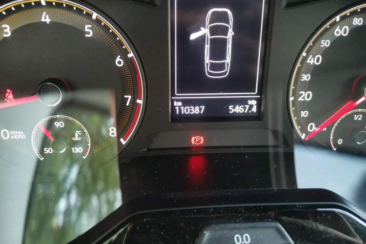 Used Volkswagen Bora 2019 1.5L Automatic Fashion Model Odometer Close Up
