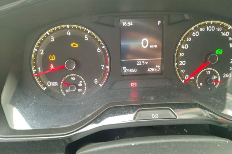 Used Volkswagen Bora 2019 1.5L Automatic Fashion Model Odometer Close Up