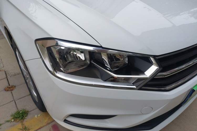 Used Volkswagen Bora 2019 Facelift Bora·Legend 1.5L Automatic Fashion Edition China VI Standard Right Front Headlight