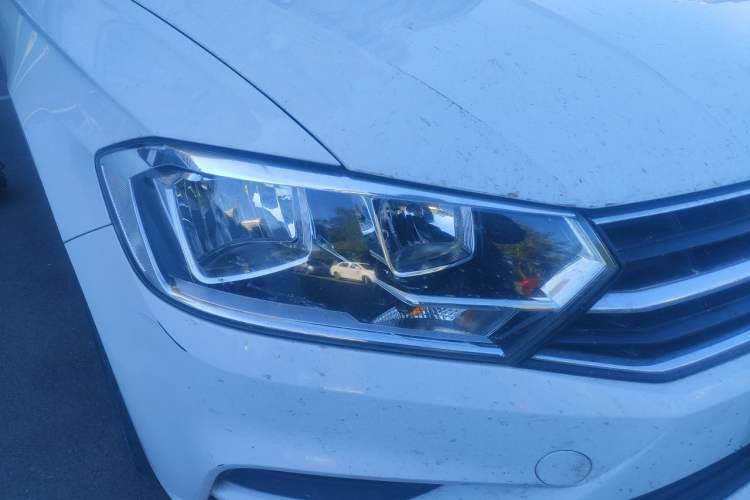 Used Volkswagen Bora 2019 Facelift Bora·Legend 1.5L Manual Fashion Edition China VI Standard Right Front Headlight