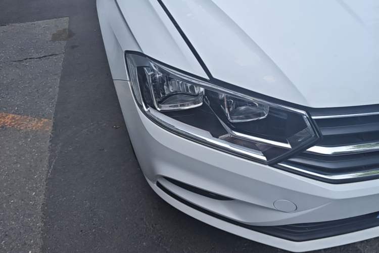 Used Volkswagen Bora 2019 Bora·Legend 1.5L Automatic Fashion Edition China VI Standard Right Front Headlight
