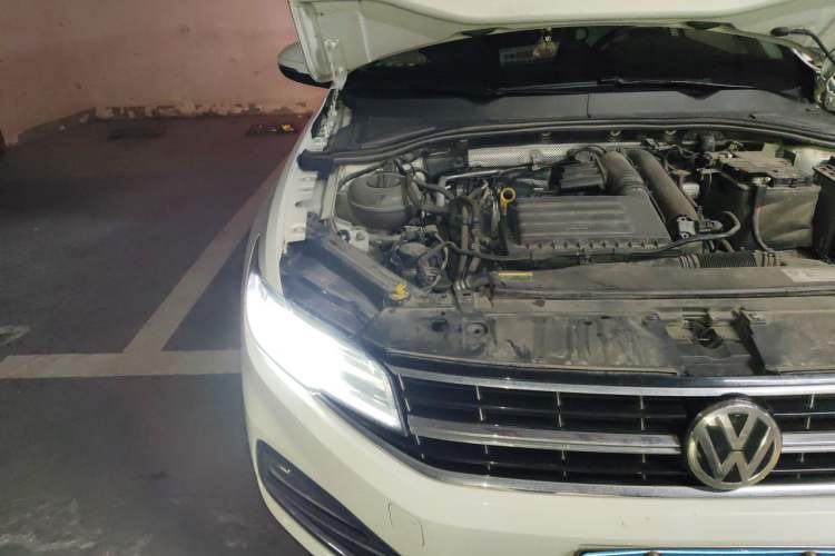 Used Volkswagen Bora 2019 Revised Version 280TSI DSG Elite Edition China VI Standard Right Front Headlight