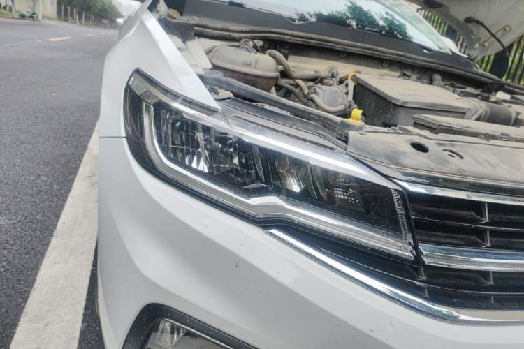 Used Volkswagen Bora 2019 Revised Version 1.5L Automatic Elite Edition China V Standard Right Front Headlight
