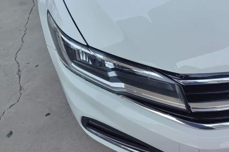 Used Volkswagen Bora 2019 Revised Version 1.5L Automatic Elite Edition China VI Standard Right Front Headlight