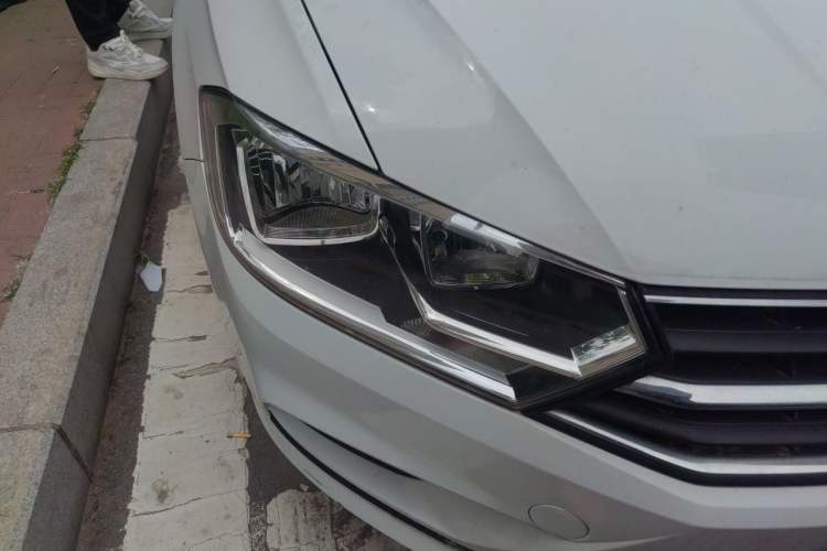 Used Volkswagen Bora 2019 Bora·Legend 1.5L Automatic Fashion Edition China VI Standard Right Front Headlight