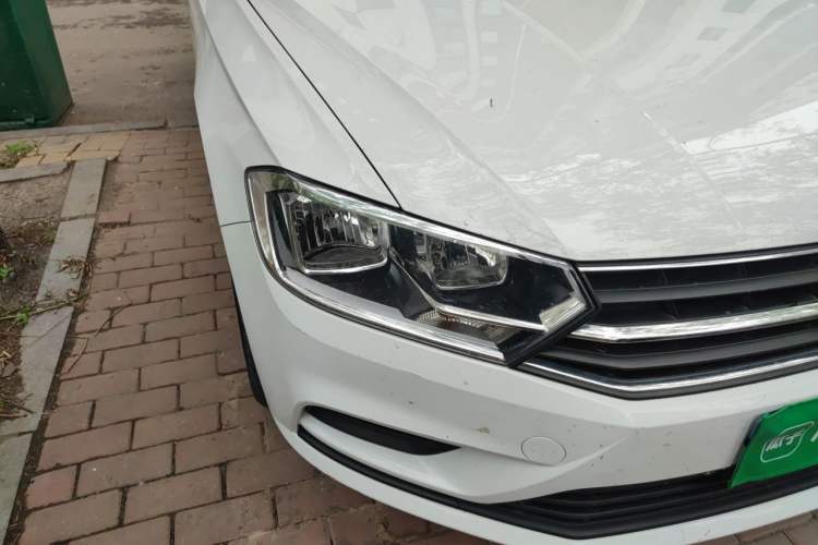 Used Volkswagen Bora 2019 Facelift Bora·Legend 1.5L Automatic Fashion Edition China VI Standard Right Front Headlight