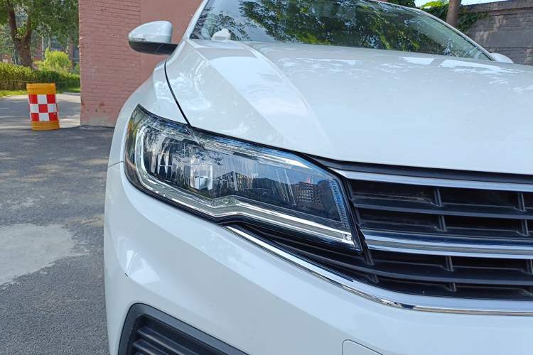 Used Volkswagen Bora 2019 Revised Version 1.5L Automatic Fashionable Style China VI Right Front Headlight