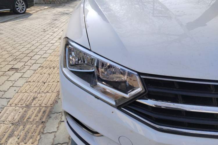 Used Volkswagen Bora 2019 Bora Legend 1.5L Manual Fashion Edition China VI Standard Right Front Headlight