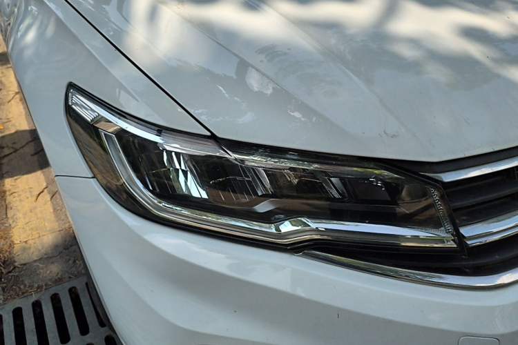 Used Volkswagen Bora 2019 Revised Version 1.5L Automatic Fashionable Style China VI Right Front Headlight