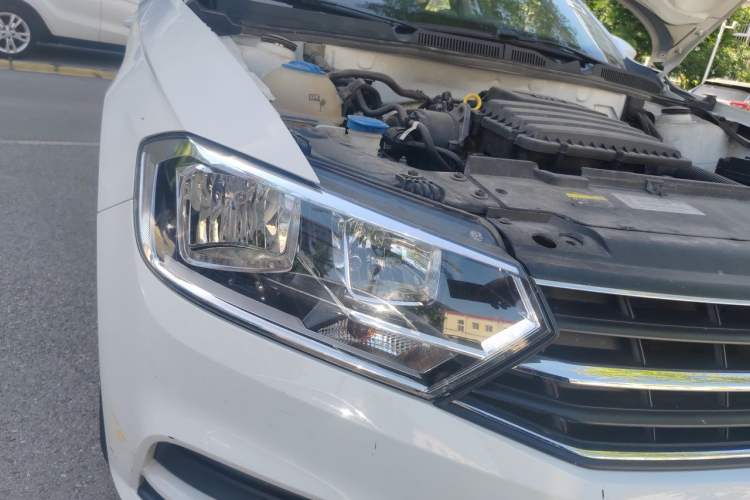Used Volkswagen Bora 2019 Bora·Legend 1.5L Automatic Fashion Edition China VI Standard Right Front Headlight