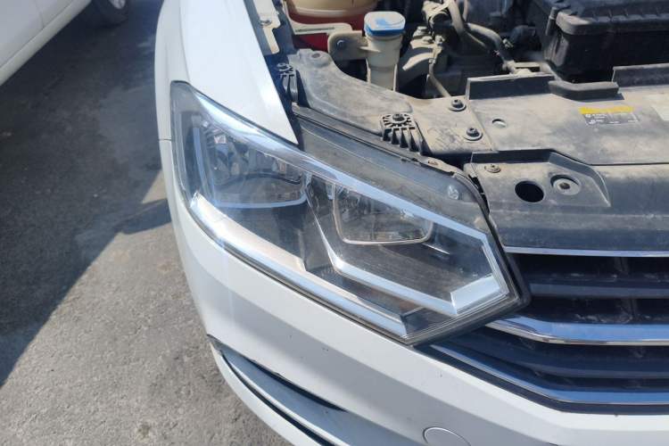 Used Volkswagen Bora 2019 Facelift Bora·Legend 1.5L Automatic Fashion Edition China VI Standard Right Front Headlight