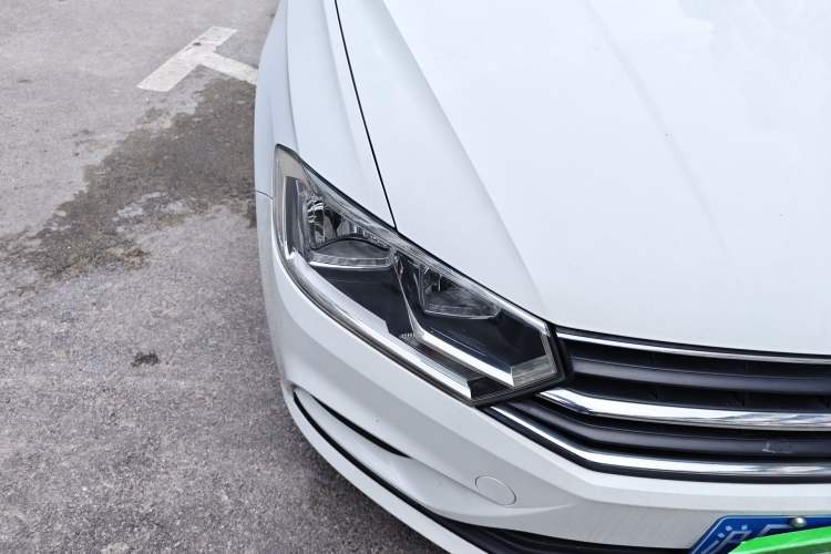 Used Volkswagen Bora 2019 Bora·Legend 1.5L Automatic Fashion Edition China V Standard Right Front Headlight