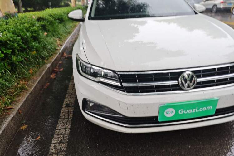 Used Volkswagen Bora 2019 1.5L Automatic Elite Version Right Front Headlight