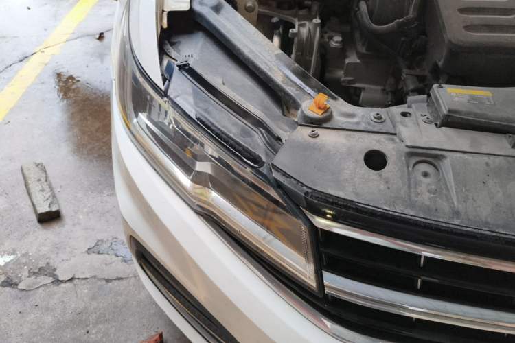 Used Volkswagen Bora 2019 1.5L Automatic Elite Version Right Front Headlight