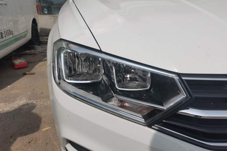 Used Volkswagen Bora 2019 Facelift Bora·Legend 1.5L Automatic Fashion Edition China VI Standard Right Front Headlight