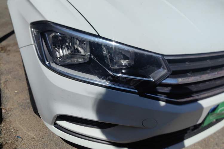 Used Volkswagen Bora 2019 Bora Legend 1.5L Manual Fashion Edition China VI Standard Right Front Headlight