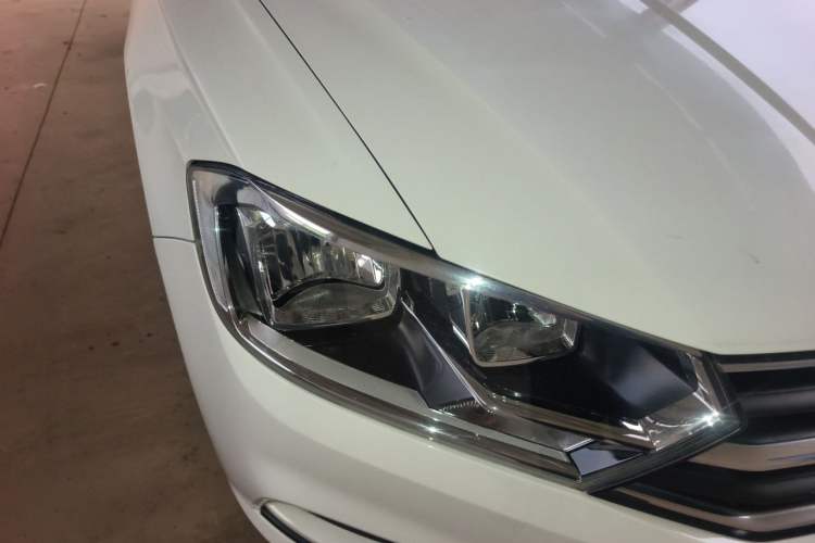 Used Volkswagen Bora 2019 Facelift Bora·Legend 1.5L Automatic Fashion Edition China VI Standard Right Front Headlight