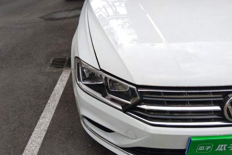 Used Volkswagen Bora 2019 Bora Legend 1.5L Automatic Leading Model China VI Standard Right Front Headlight