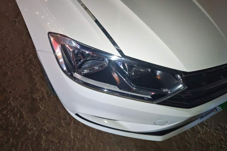 Used Volkswagen Bora 2019 Bora·Legend 1.5L Automatic Fashion Edition China VI Standard Right Front Headlight