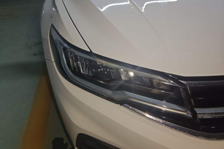 Used Volkswagen Bora 2019 Revised Version 1.5L Automatic Elite Edition China VI Standard Right Front Headlight
