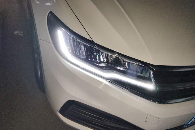 Used Volkswagen Bora 2019 Revised Version 1.5L Automatic Fashionable Style China VI Right Front Headlight