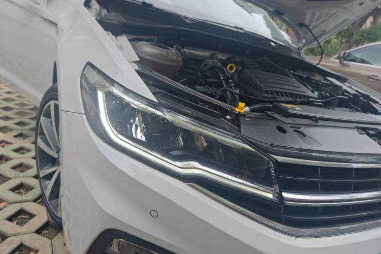Used Volkswagen Bora 2019 Revised Version 280TSI DSG Luxury Edition China VI Standard Right Front Headlight