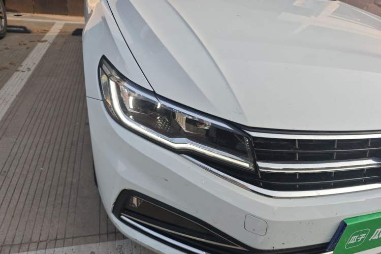 Used Volkswagen Bora 2019 Revised Version 1.5L Automatic Elite Edition China VI Standard Right Front Headlight