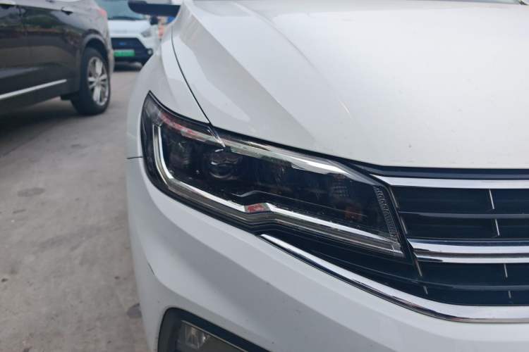 Used Volkswagen Bora 2019 Revised Version 280TSI DSG Elite Edition China VI Standard Right Front Headlight