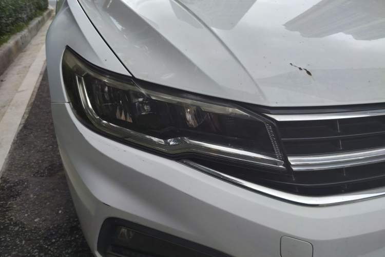 Used Volkswagen Bora 2019 1.5L Automatic Elite Version Right Front Headlight