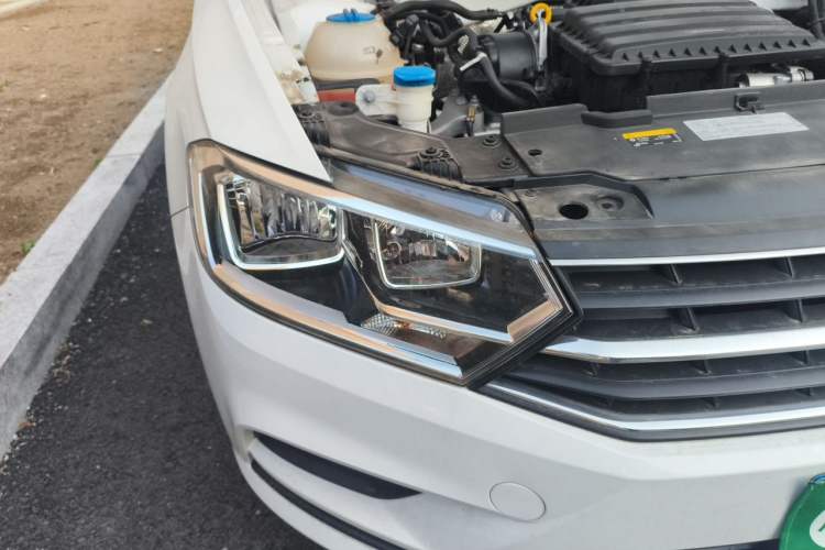 Used Volkswagen Bora 2019 Bora·Legend 1.5L Automatic Fashion Edition China V Standard Right Front Headlight