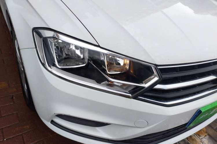 Used Volkswagen Bora 2019 Facelift Bora·Legend 1.5L Automatic Fashion Edition China VI Standard Right Front Headlight