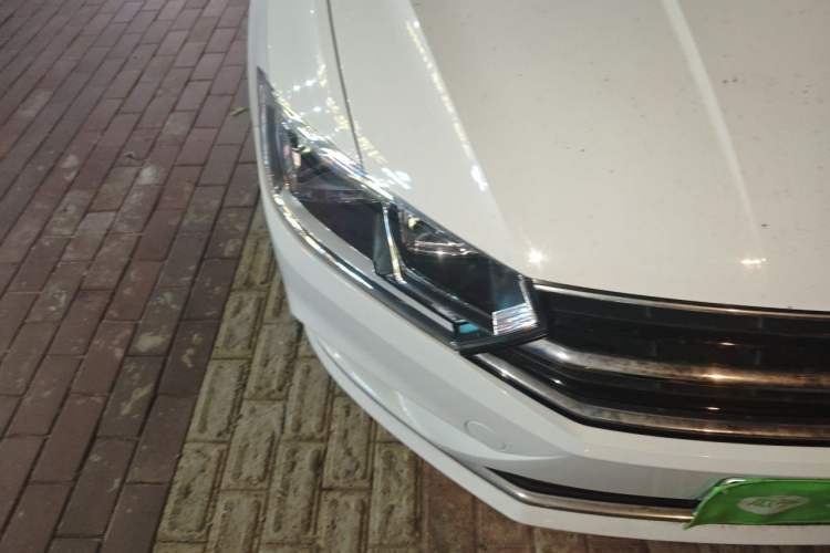 Used Volkswagen Bora 2019 Bora·Legend 1.5L Automatic Leading Model China V Emission Standard Right Front Headlight
