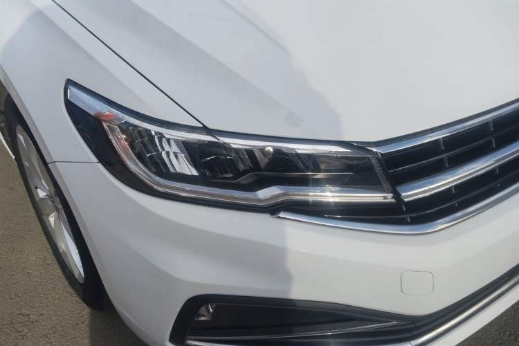 Used Volkswagen Bora 2019 Revised Version 1.5L Automatic Elite Edition China V Standard Right Front Headlight
