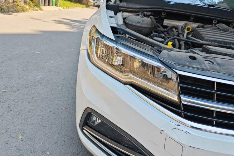 Used Volkswagen Bora 2019 Revised Version 280TSI DSG Elite Edition China VI Standard Right Front Headlight