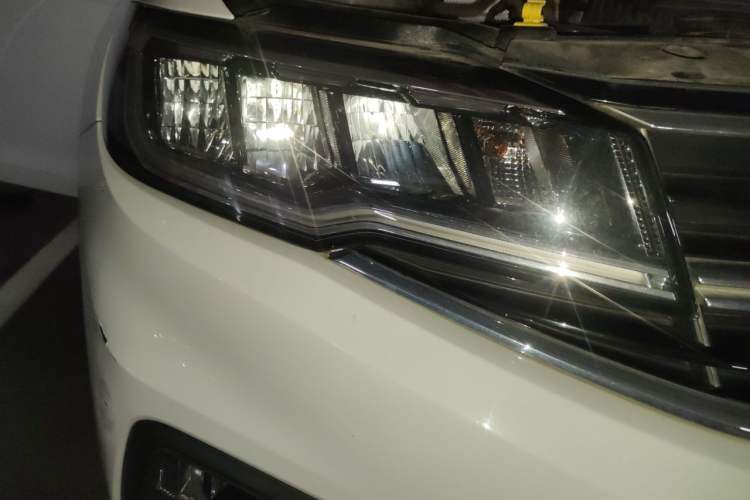 Used Volkswagen Bora 2019 Revised Version 280TSI DSG Elite Edition China VI Standard Right Front Headlight