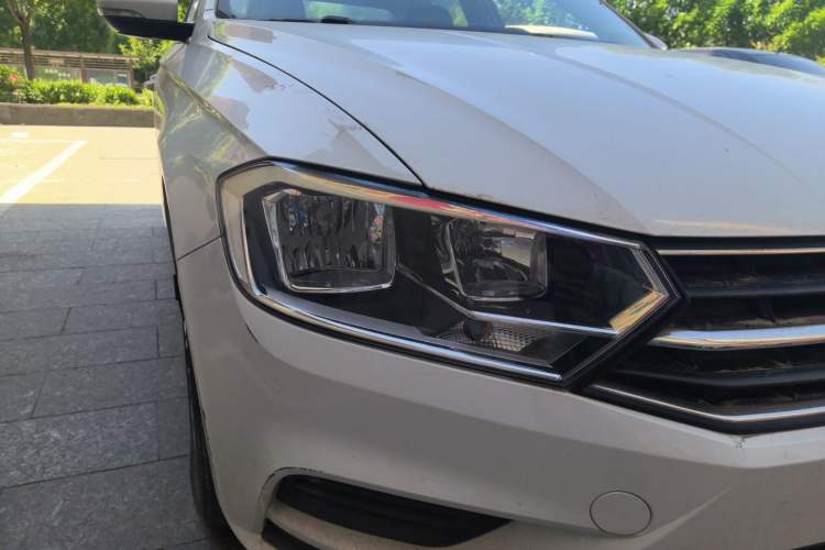 Used Volkswagen Bora 2019 Facelift Bora·Legend 1.5L Automatic Fashion Edition China VI Standard Right Front Headlight