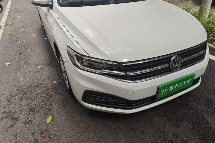 Used Volkswagen Bora 2019 Revised Version 1.5L Automatic Fashionable Style China V Standard Right Front Headlight