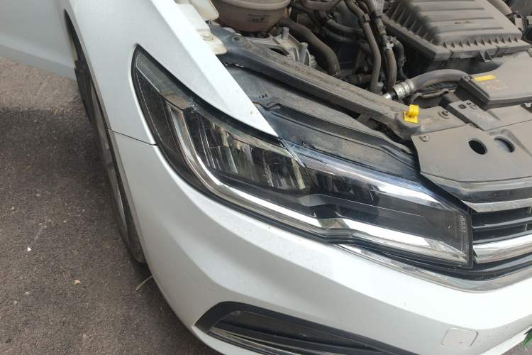 Used Volkswagen Bora 2019 280TSI DSG Elite Model Right Front Headlight