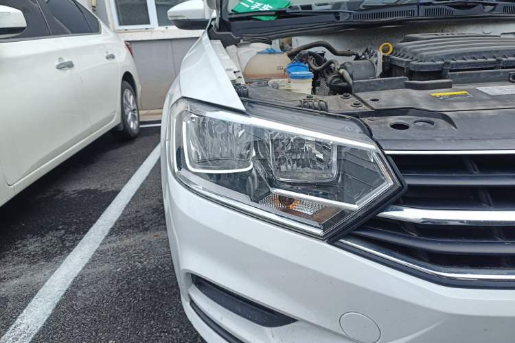Used Volkswagen Bora 2019 Facelift Bora·Legend 1.5L Automatic Fashion Edition China VI Standard Right Front Headlight