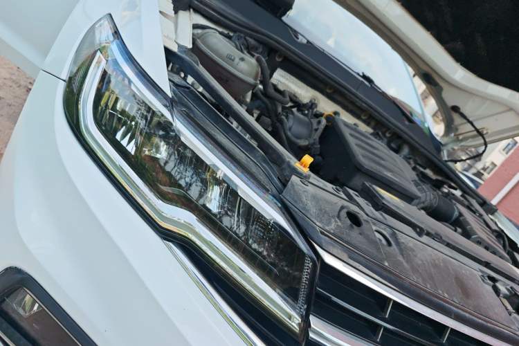 Used Volkswagen Bora 2019 1.5L Automatic Elite Version Right Front Headlight