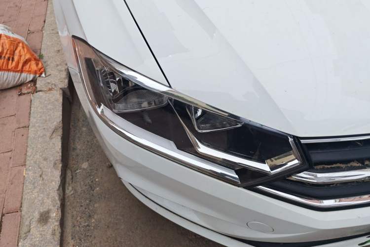 Used Volkswagen Bora 2019 Bora·Legend 1.5L Manual Fashion Edition China V Standard Right Front Headlight