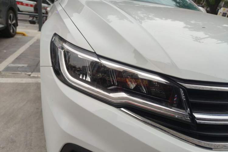 Used Volkswagen Bora 2019 Revised Version 1.5L Automatic Fashionable Style China VI Right Front Headlight