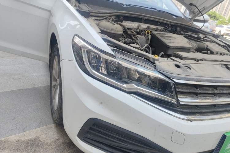 Used Volkswagen Bora 2019 Revised Version 1.5L Automatic Fashionable Style China VI Right Front Headlight