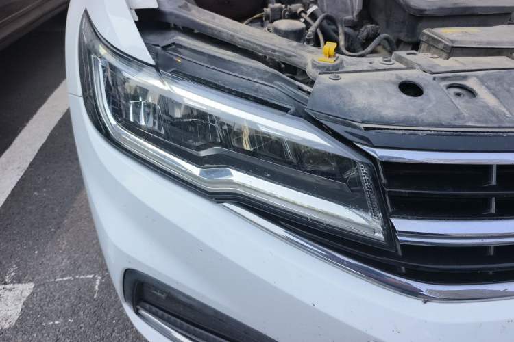 Used Volkswagen Bora 2019 Revised Version 1.5L Automatic Elite Edition China VI Standard Right Front Headlight